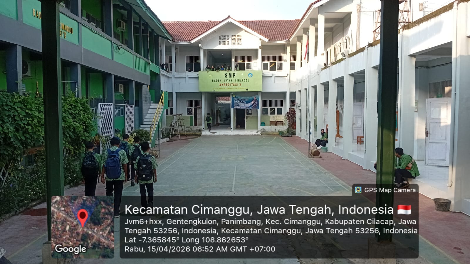Gedung Sekolah Menengah Pertama